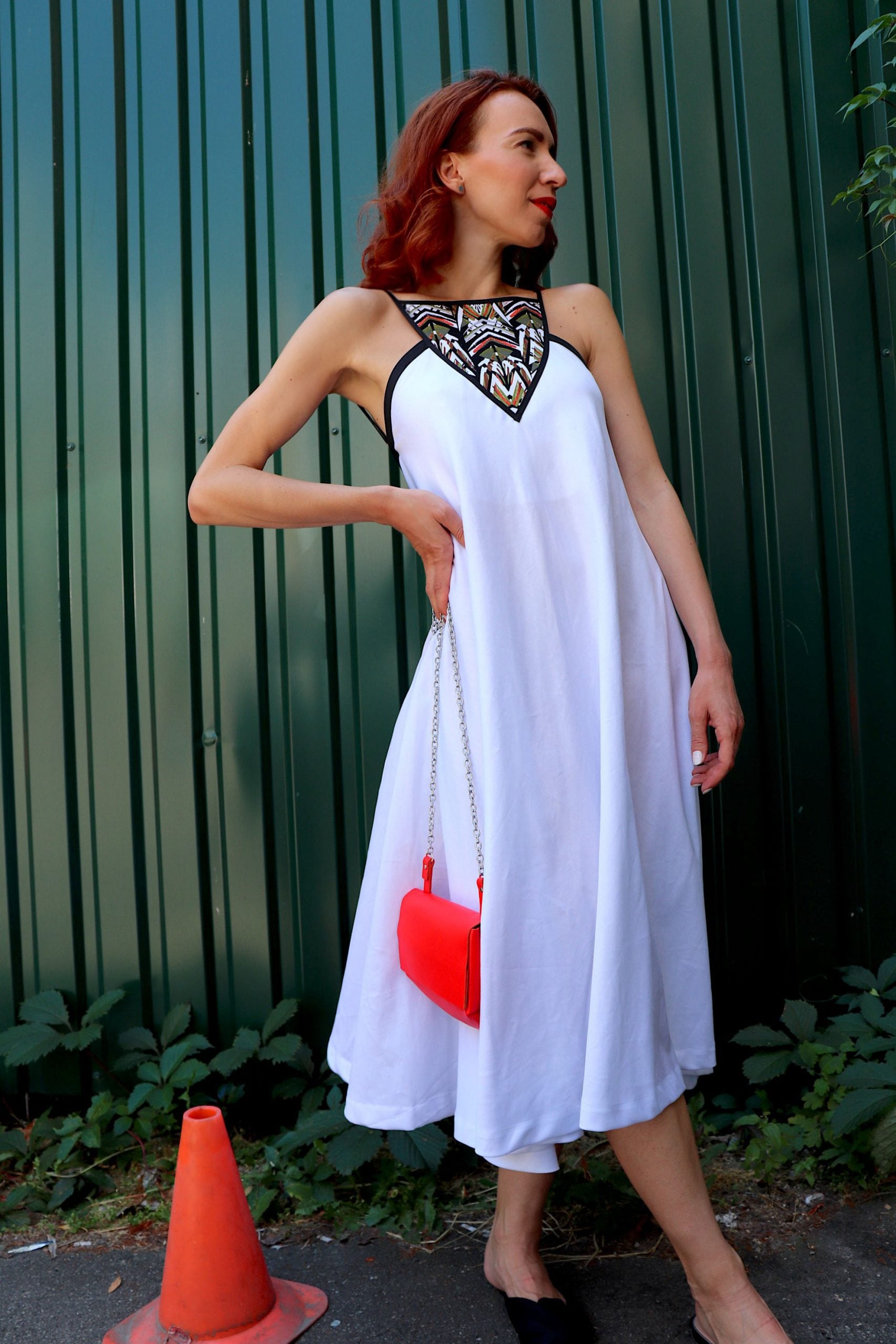 Summer dress with an open back — 1